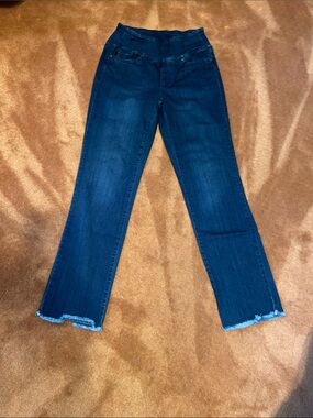 BELLE BY KIM GRAVEL PRIMABELLE STRAIGHT LEG JEANS. DARK INDIGO. PETITE 4